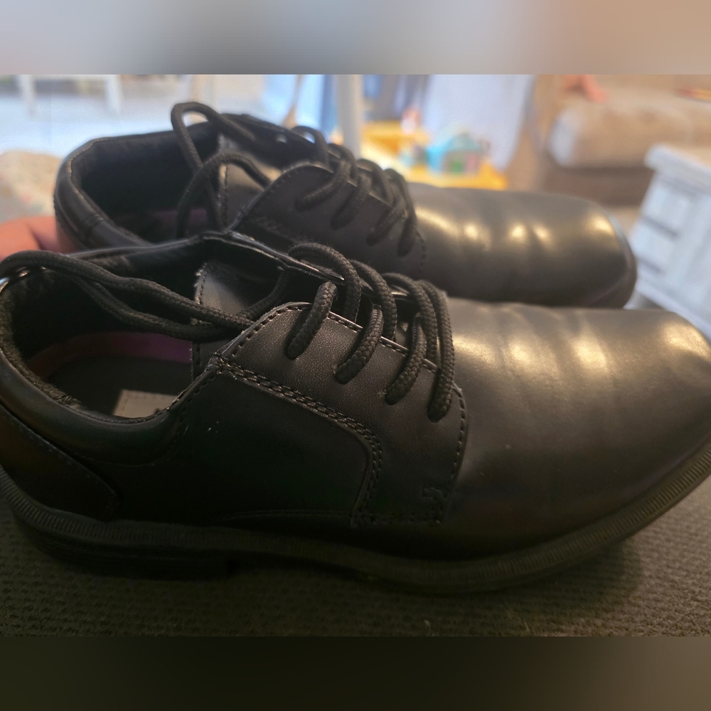 Boys Size 4M Dress Shoes